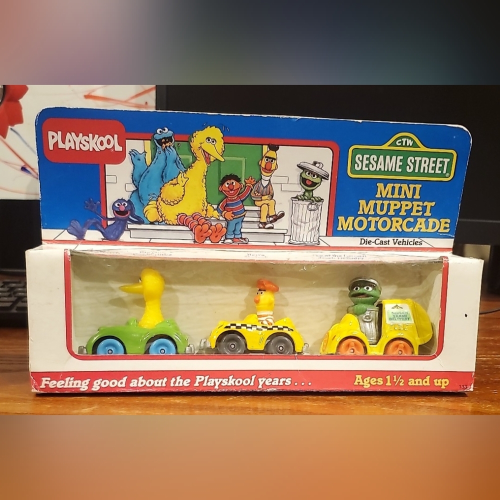 Vintage 1985 Playskool Sesame Street Mini Muppet Motorcade - in box